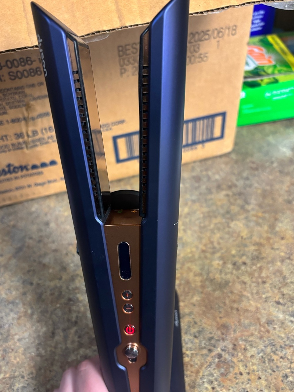 Dyson Corrale Cordless Hair Straightener Prussian Blue/Copper Display Stand - Picture 4 of 9